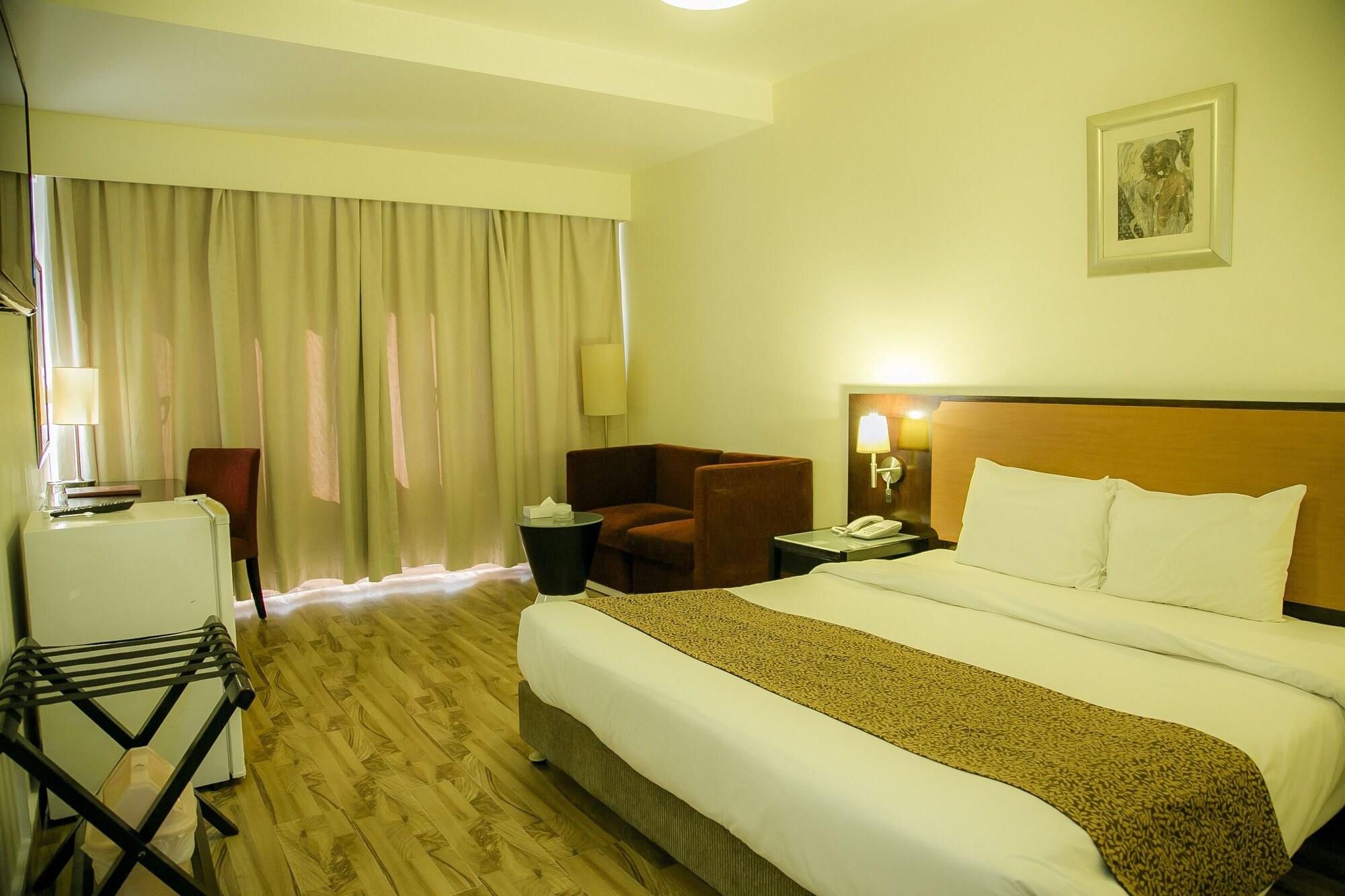 Phoenicia Grand Hotel Dubai Luaran gambar