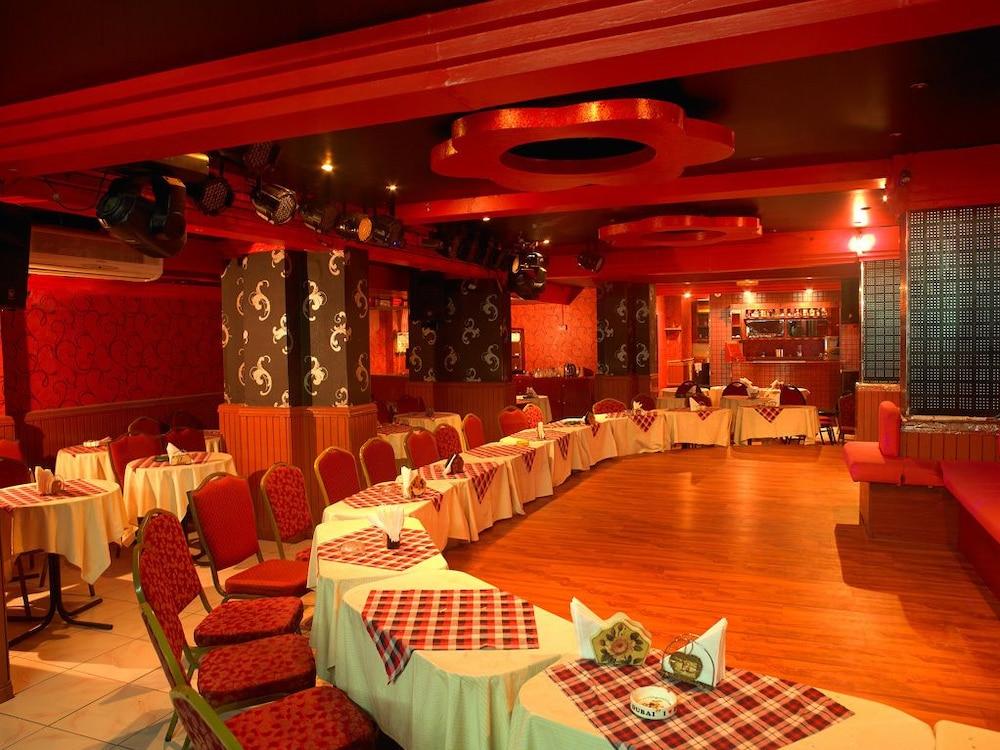 Phoenicia Grand Hotel Dubai Luaran gambar