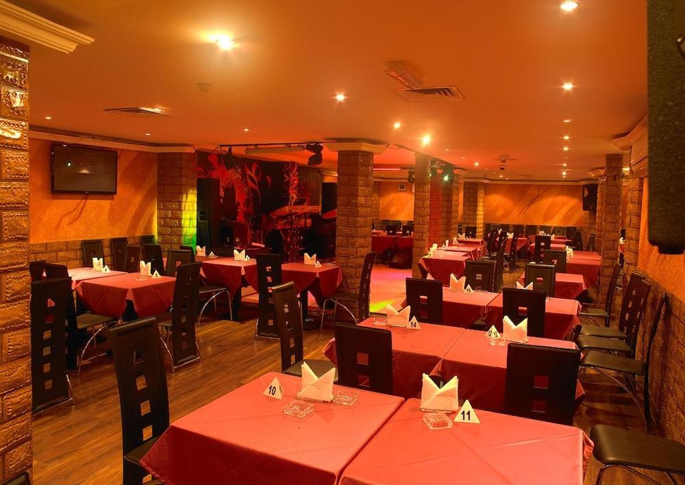 Phoenicia Grand Hotel Dubai Luaran gambar