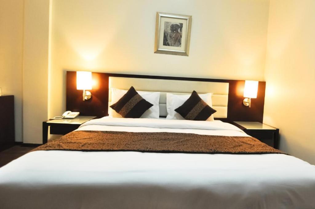Phoenicia Grand Hotel Dubai Luaran gambar